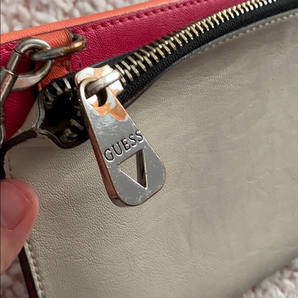 Authentic Guess Purse - Picture 8 of 9